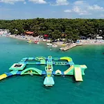مكان تخييم Innmare Mobile Homes بيوغْغاد نا موغو