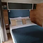 مكان تخييم Innmare Mobile Homes *