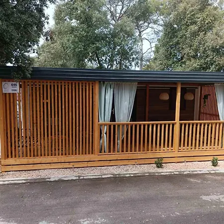 캠프장 Innmare Mobile Homes 비오그라드나모루